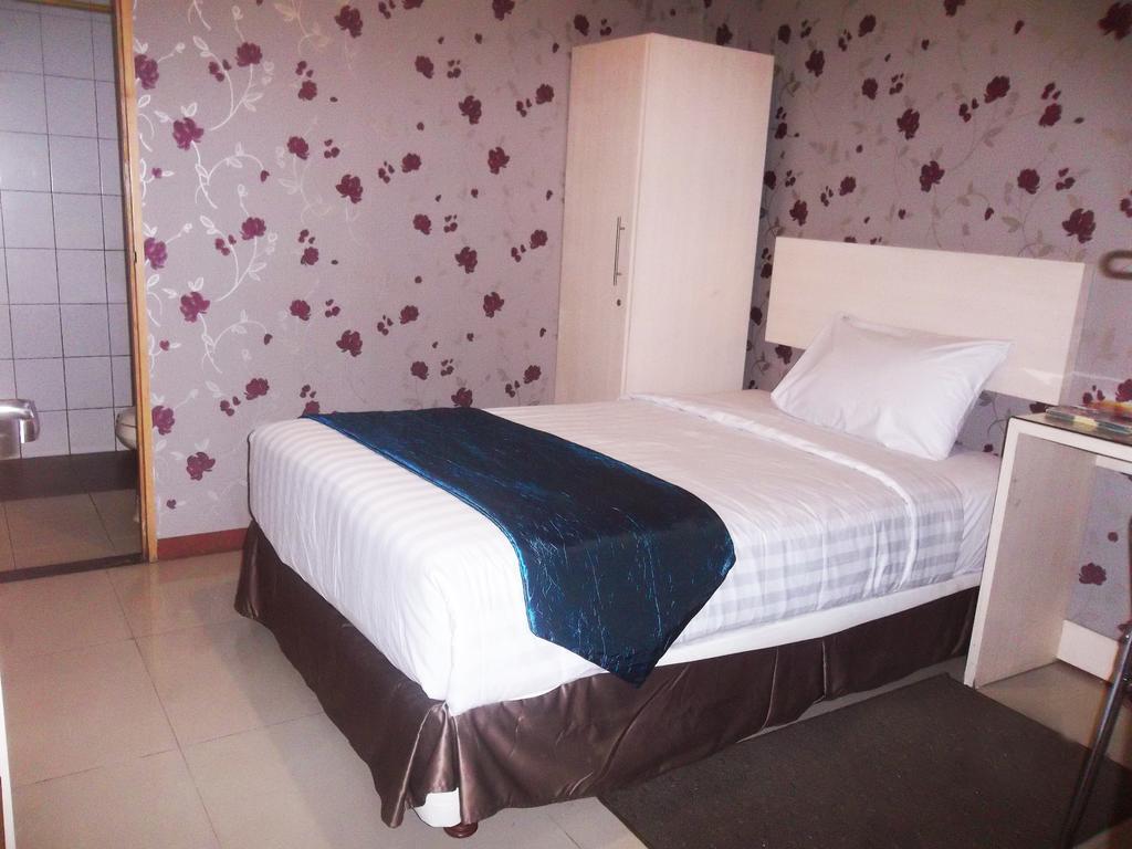 Mine Home Hotel Bandung Zimmer foto